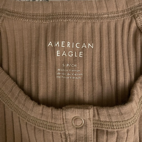 American Eagle Beige Ribbed Short Sleeve Tee top - Picture 3 of 4
